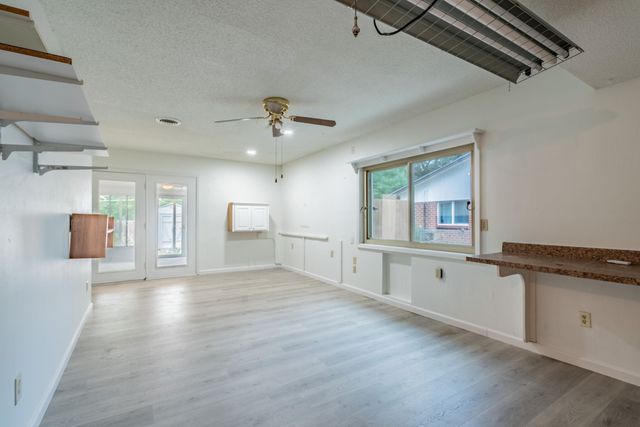 1105 Belle Street, Bedford, TX 76022