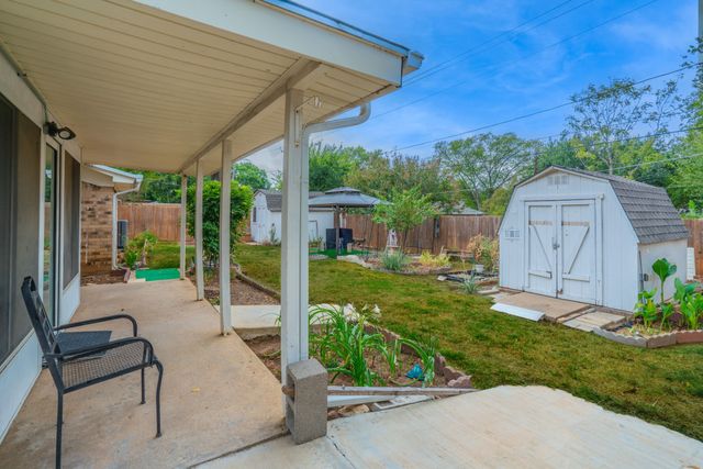 1105 Belle Street, Bedford, TX 76022
