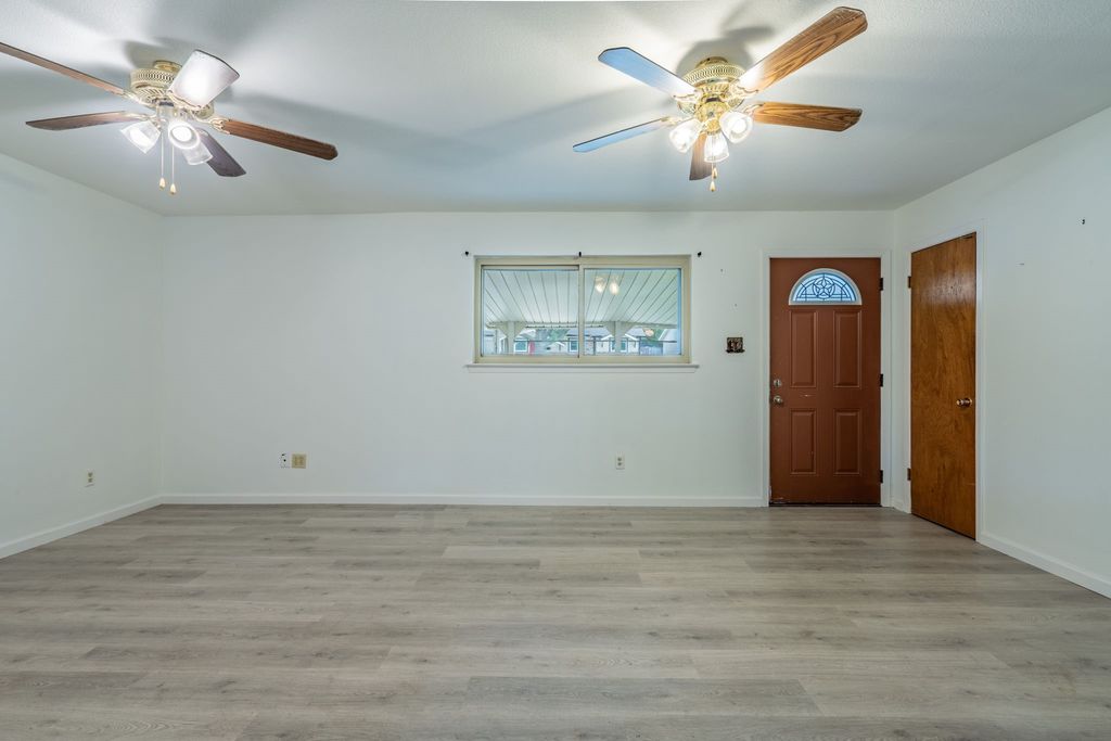 1105 Belle Street, Bedford, TX 76022 — photo 2