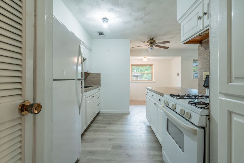 1105 Belle Street, Bedford, TX 76022 — photo 4