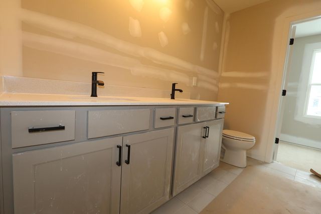 5484 Fawnsbury Court, Powell, OH 43065