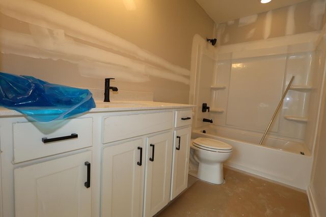 5484 Fawnsbury Court, Powell, OH 43065