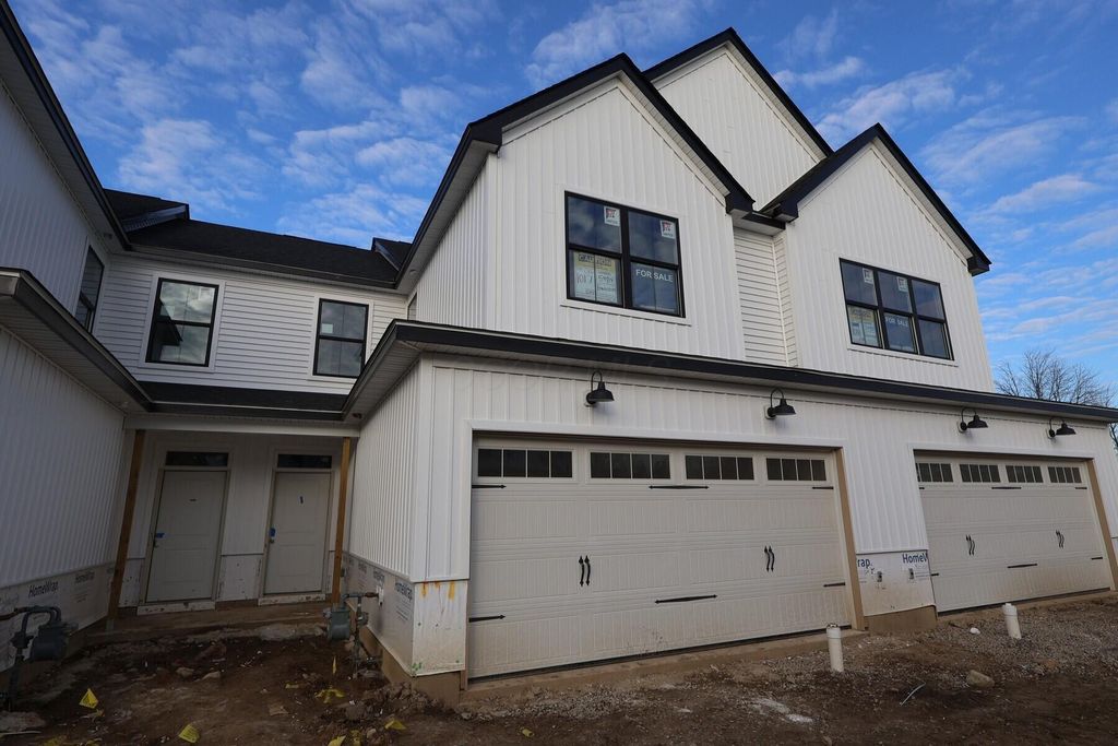 5484 Fawnsbury Court, Powell, OH 43065