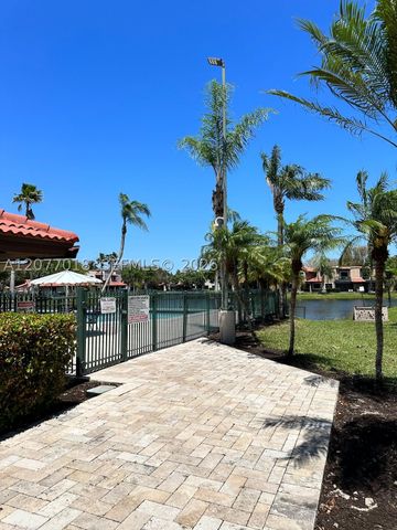 9177 W Sunrise Blvd, Plantation, FL 33322
