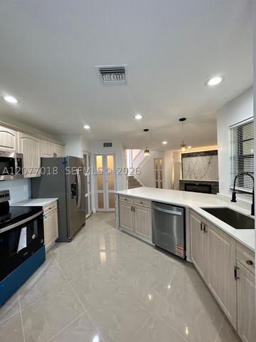 9177 W Sunrise Blvd, Plantation, FL 33322
