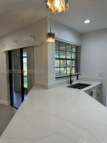 9177 W Sunrise Blvd, Plantation, FL 33322