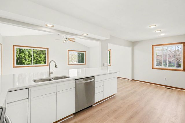5116 Cardinal Drive, City Of Troy, MI 48098