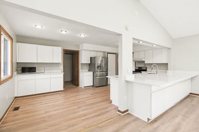 5116 Cardinal Drive, City Of Troy, MI 48098