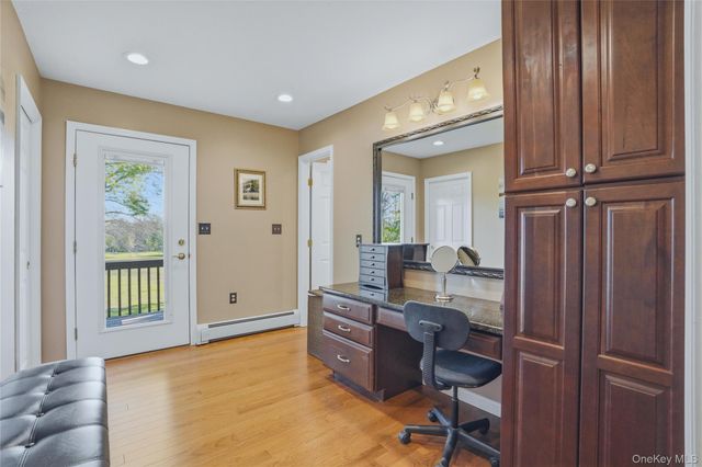 36 River Glen Road, Wallkill, NY 12589