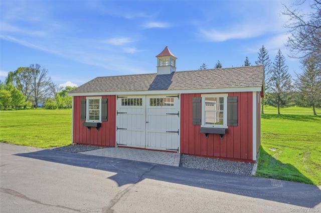 36 River Glen Road, Wallkill, NY 12589