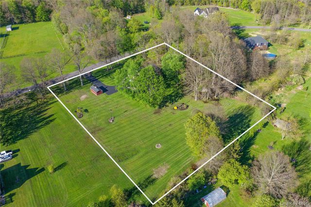 36 River Glen Road, Wallkill, NY 12589