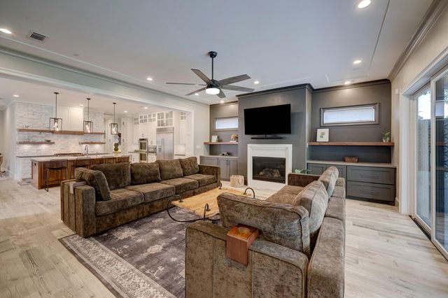 1322 Caywood Lane, Houston, TX 77055