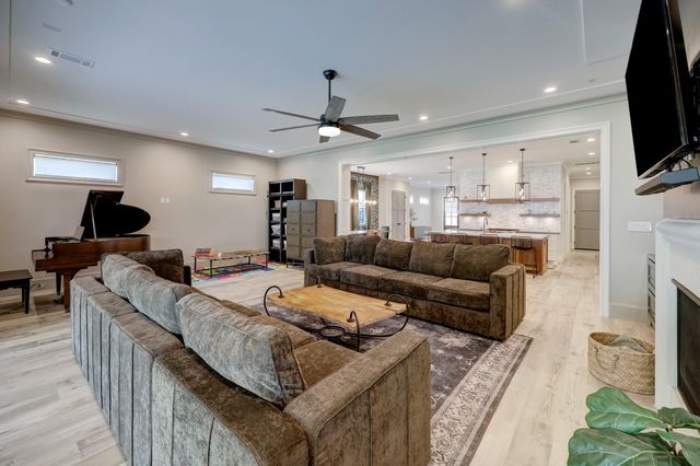 1322 Caywood Lane, Houston, TX 77055