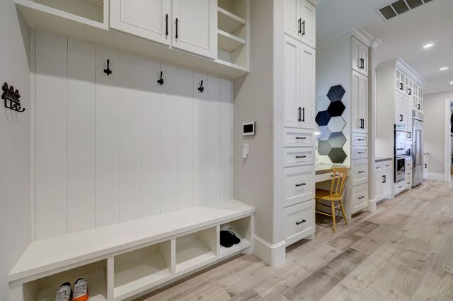 1322 Caywood Lane, Houston, TX 77055