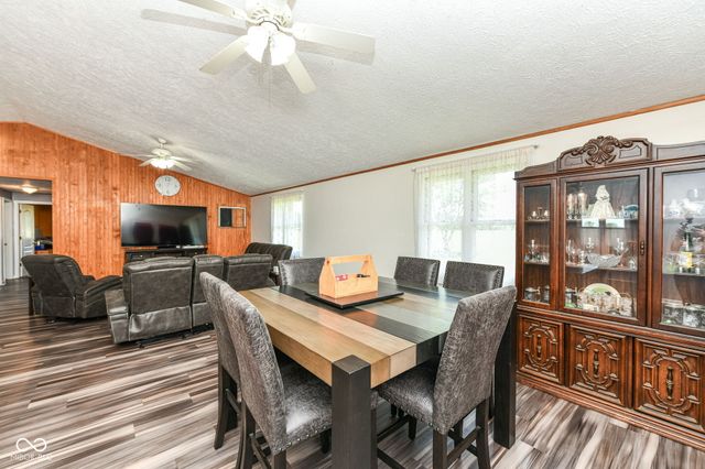8989 W 1400 N, Elwood, IN 46036