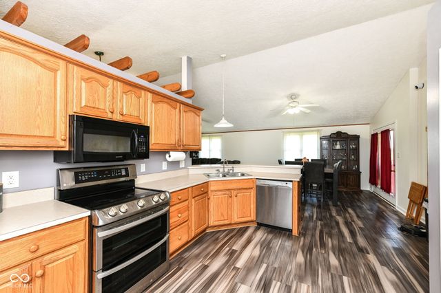 8989 W 1400 N, Elwood, IN 46036
