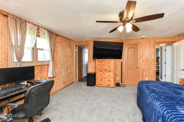 8989 W 1400 N, Elwood, IN 46036