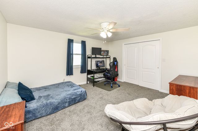 8989 W 1400 N, Elwood, IN 46036