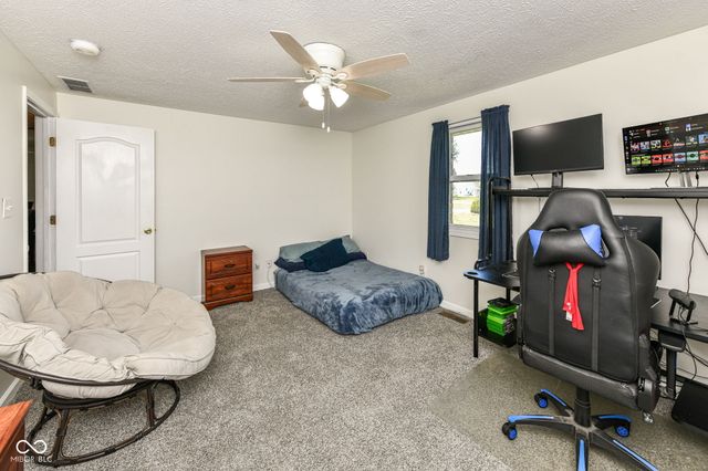 8989 W 1400 N, Elwood, IN 46036
