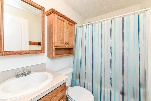 8989 W 1400 N, Elwood, IN 46036