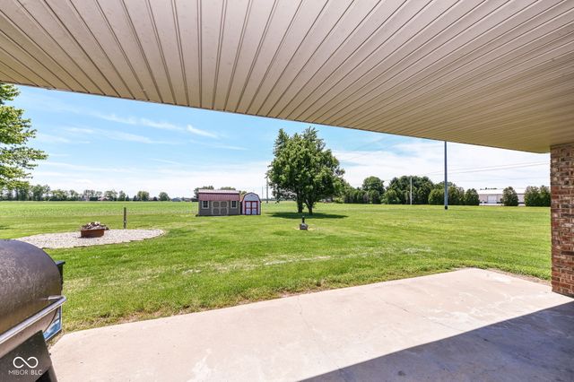 8989 W 1400 N, Elwood, IN 46036