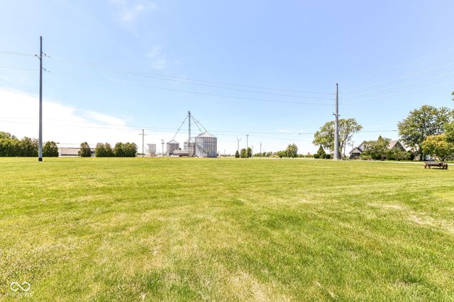 8989 W 1400 N, Elwood, IN 46036