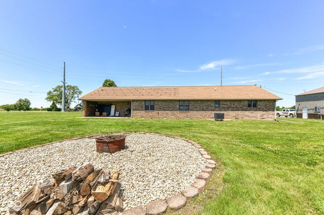 8989 W 1400 N, Elwood, IN 46036