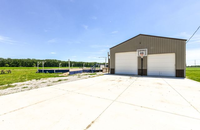 8989 W 1400 N, Elwood, IN 46036