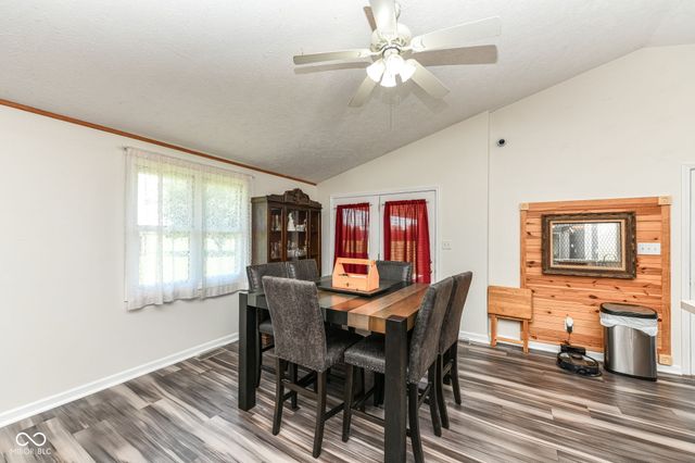 8989 W 1400 N, Elwood, IN 46036
