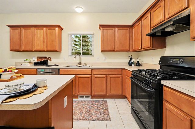 2119 Cattail Circle, Rochester Hills, MI 48309