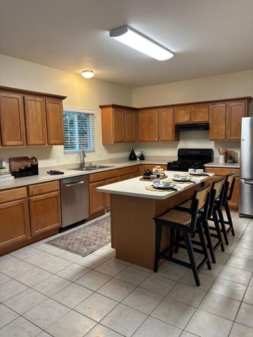 2119 Cattail Circle, Rochester Hills, MI 48309