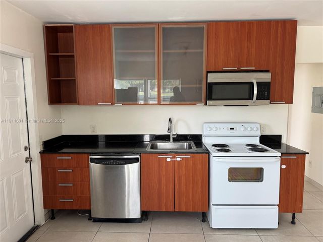 1711 Fillmore St 506, Hollywood, FL 33020