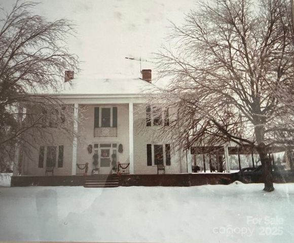 526 W Houstonville Road W 2, Hamptonville, NC 27020