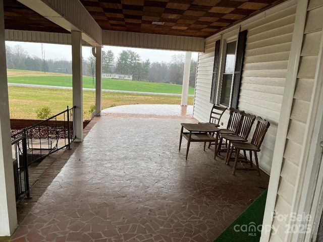 526 W Houstonville Road W 2, Hamptonville, NC 27020