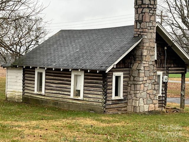 526 W Houstonville Road W 2, Hamptonville, NC 27020