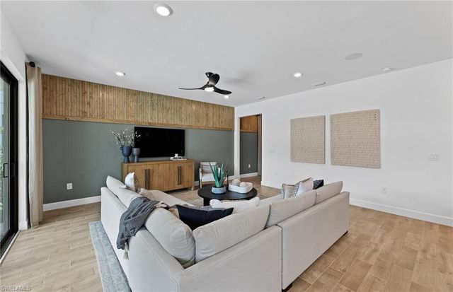 10137 Seaside WAY, Bonita Springs, FL 34135