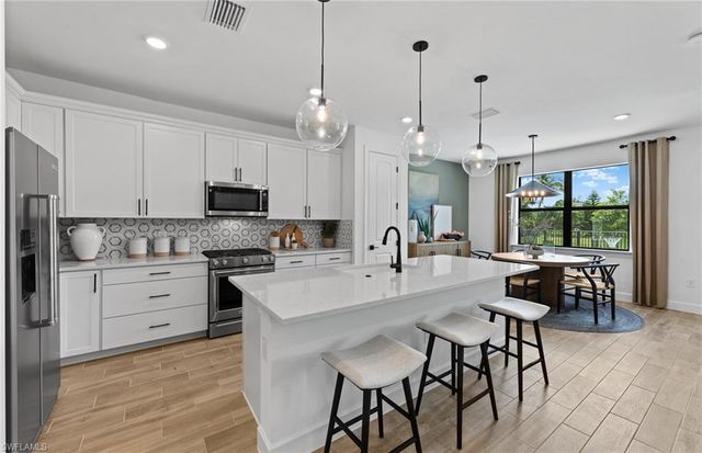 10137 Seaside WAY, Bonita Springs, FL 34135