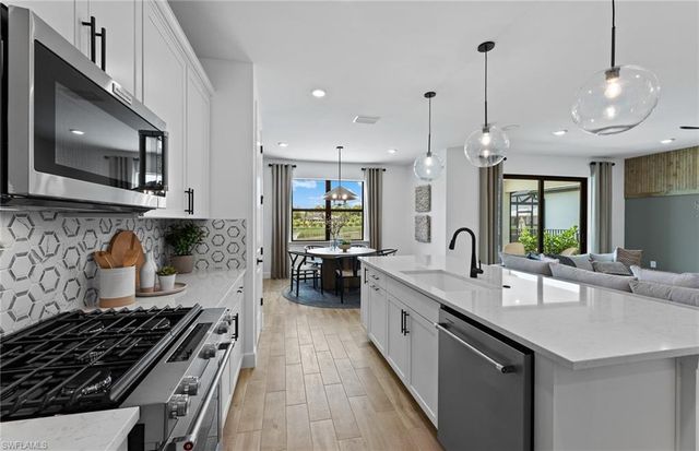 10137 Seaside WAY, Bonita Springs, FL 34135