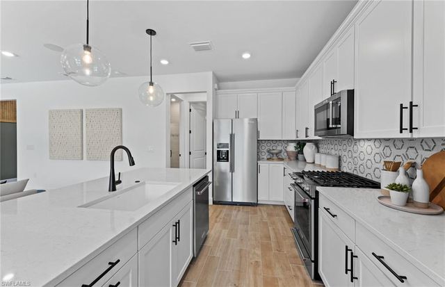 10137 Seaside WAY, Bonita Springs, FL 34135