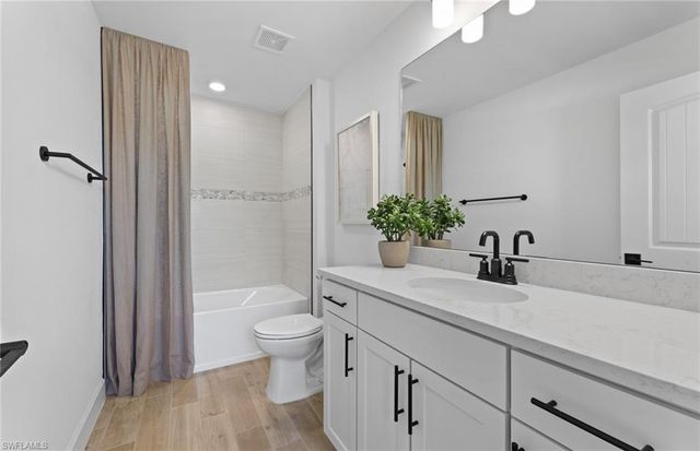 10137 Seaside WAY, Bonita Springs, FL 34135