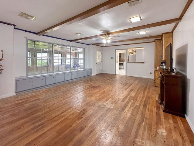 127 Begonia Street, Lake Jackson, TX 77566