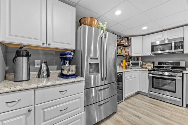 1715 Steeplechase Road, Canton, MI 48188