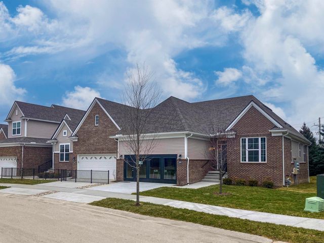 9920 Crossview Trail 89, Howell, MI 48855