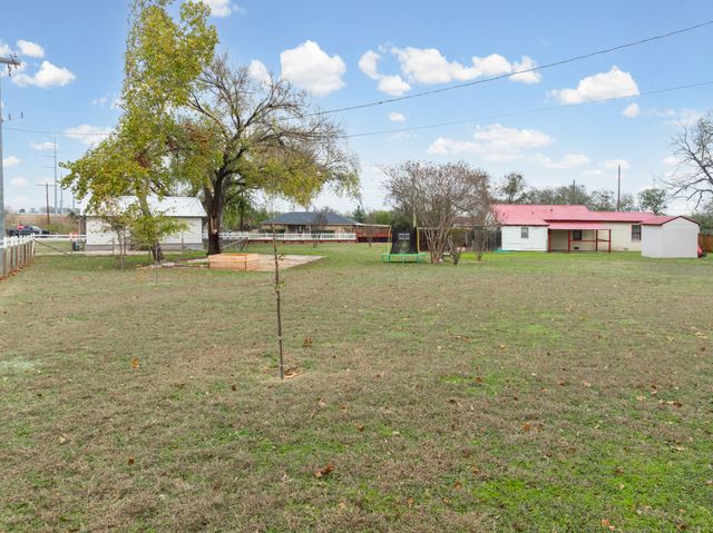 603 Eagle Drive, Eddy, TX 76524