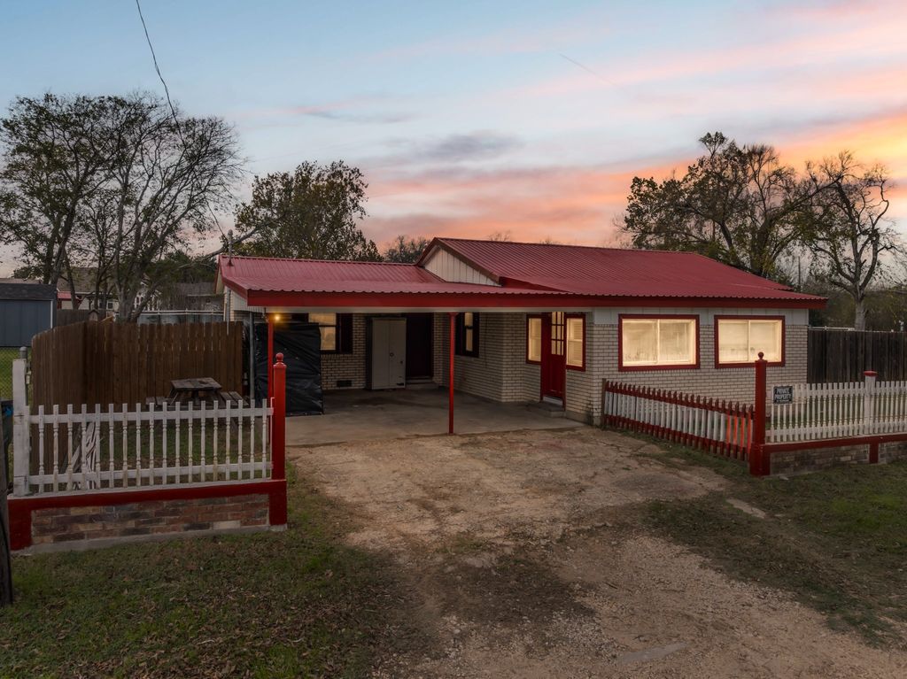 603 Eagle Drive, Eddy, TX 76524