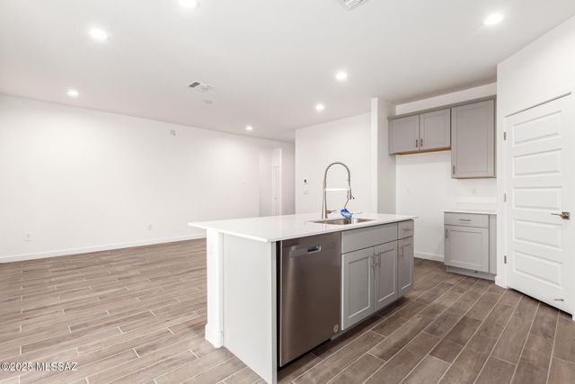 9714 E Gray Hawk Drive, Tucson, AZ 85730