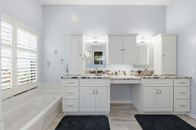 7954 SE Hempstead Circle, Hobe Sound, FL 33455