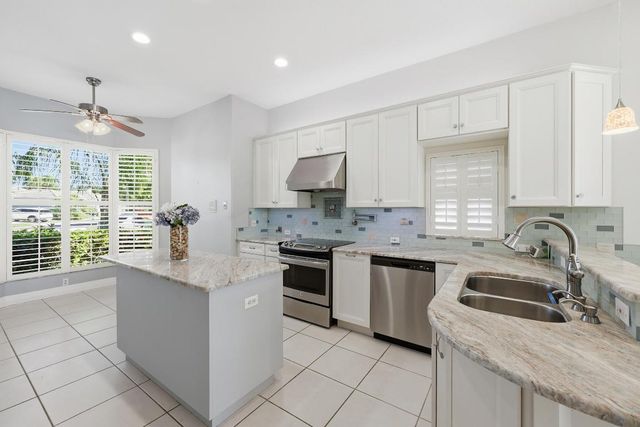 7954 SE Hempstead Circle, Hobe Sound, FL 33455