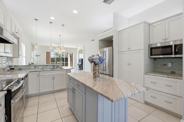 7954 SE Hempstead Circle, Hobe Sound, FL 33455