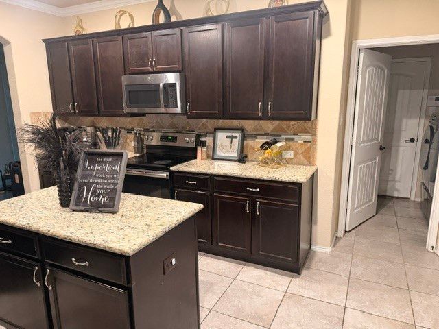 248 Oxford Drive, Fate, TX 75189